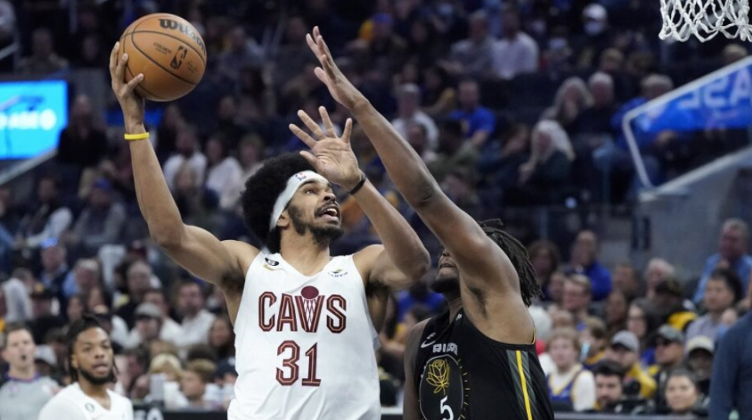 NBA: Viral ο Τζάρετ Άλεν με την χειρότερη ελεύθερη βολή που θα δείτε σήμερα