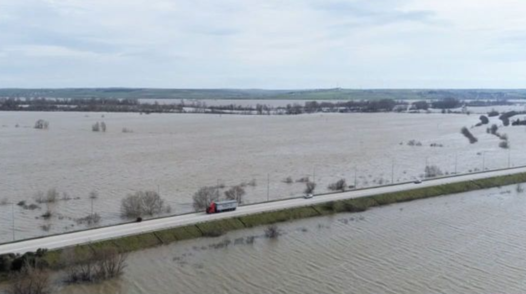 Σε απόγνωση οι κάτοικοι στον Έβρο: Πάνω από 150.000 στρέμματα έχουν καλυφθεί από νερό