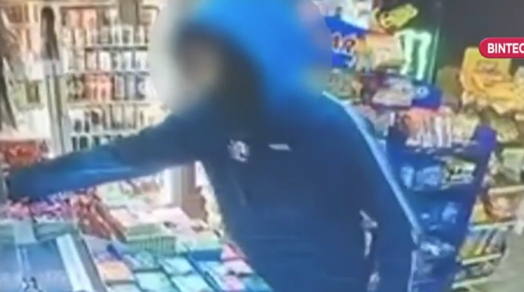 14χρονος με μαχαίρι λήστευε βενζινάδικα και σούπερ μάρκετ στο κέντρο της Αθήνας