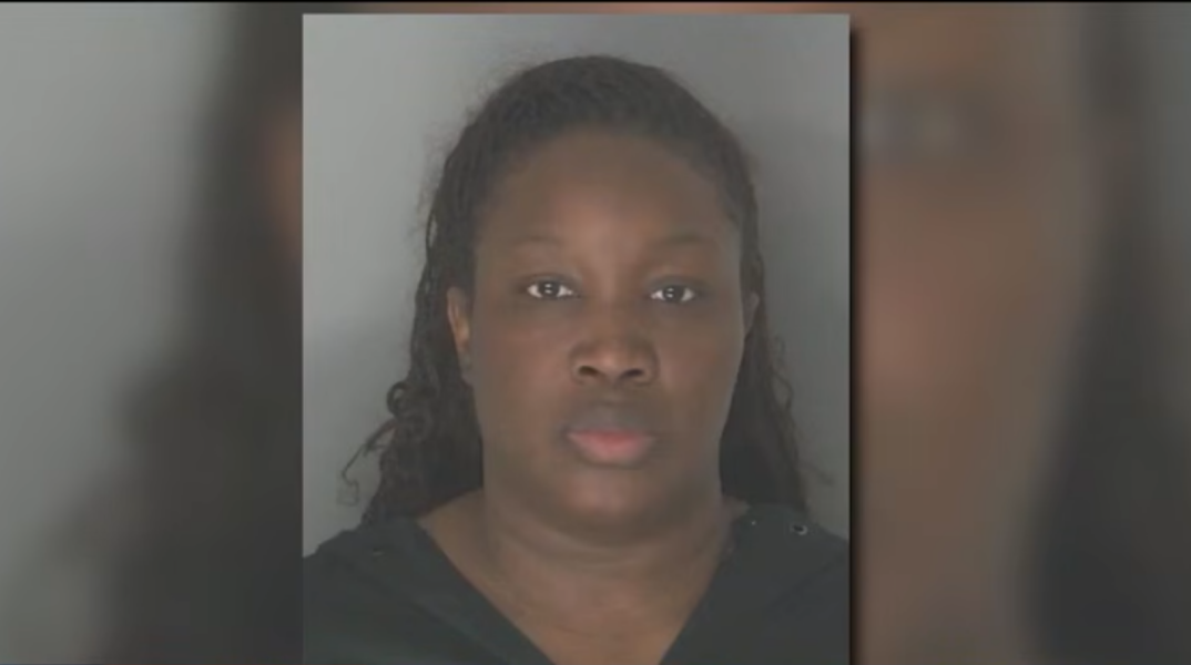 Μητέρα άφησε μόνα τα παιδιά της και έτρωγαν κατσαρίδες και μυρμήγκια - Νεκρό ενός έτους βρέφος