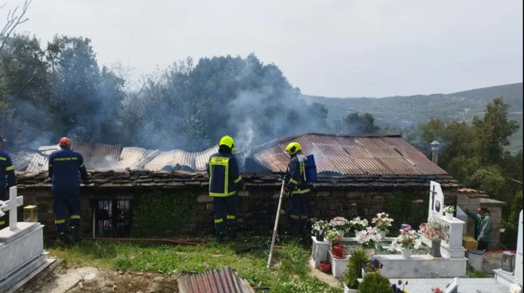 Ιωάννινα: Φωτιά σε νεκροταφείο - Κάηκε το οστεοφυλάκιο