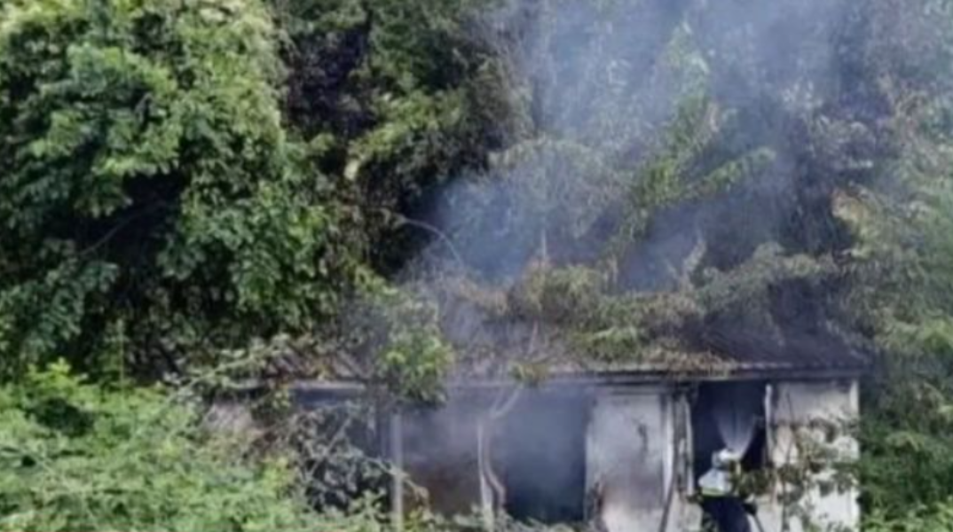 Κόνιτσα: Χωρίς ηλεκτρικό ζούσαν στο κοντέινερ τα 4 αδέρφια - Αρνούνται να φύγουν από εκεί