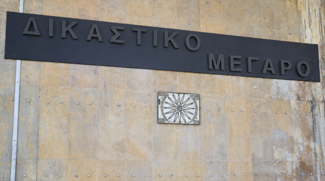 Στον εισαγγελέα οι δύο συλληφθέντες μετά τα επεισόδια στο Δικαστικό Μέγαρο Θεσσαλονίκης