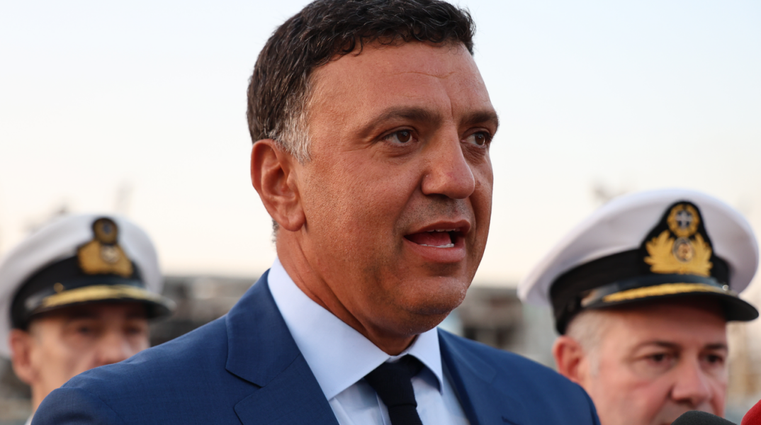 Στο λιμάνι του Πειραιά ο Βασίλης Κικίλιας: «Η τουριστική περίοδος δεν έχει τελειώσει»
