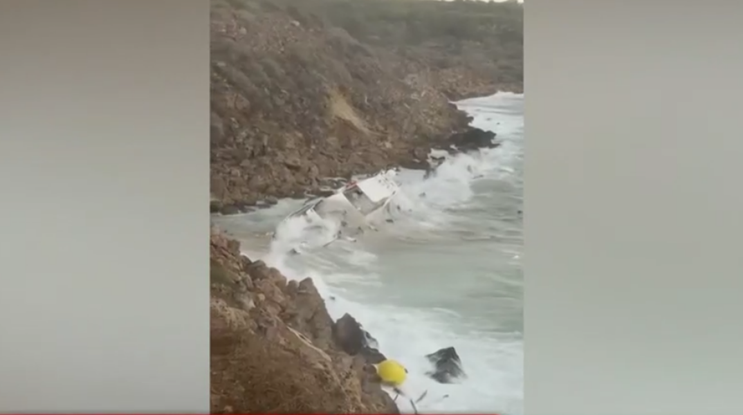 Κύπρος: Νεκρός 76χρονος επιχειρηματίας - Εγκλωβίστηκε στα συντρίμμια σκάφους που έπεσε σε βράχια