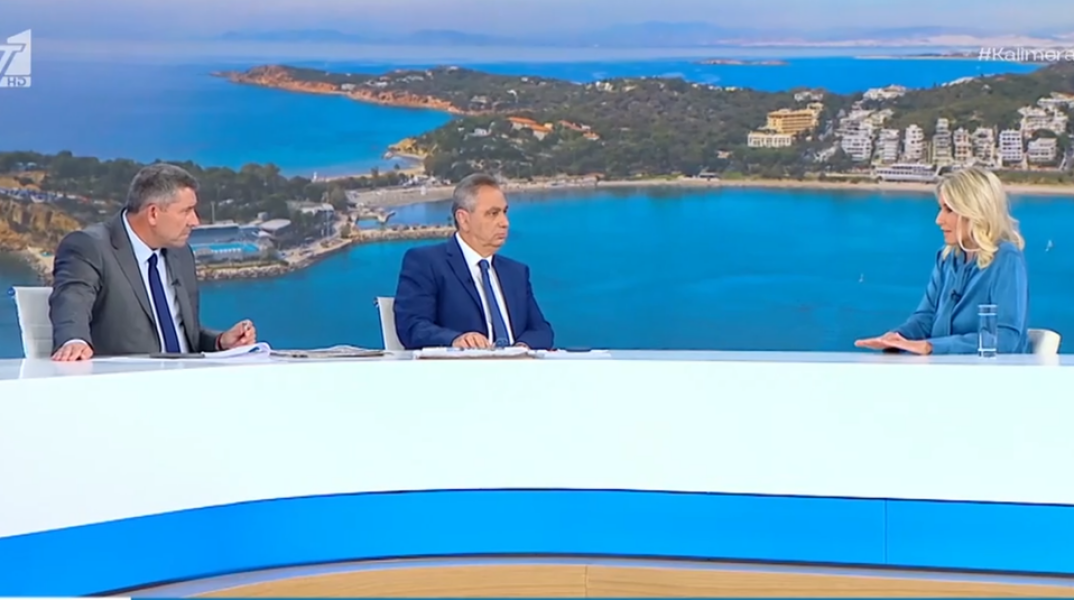 Από τα δεξιά: Σία Κοσιώνη, Βασίλης Χιώτης και Άκης Παυλόπουλος στο στούντιο της εκπομπής «Καλημέρα Ελλάδα»