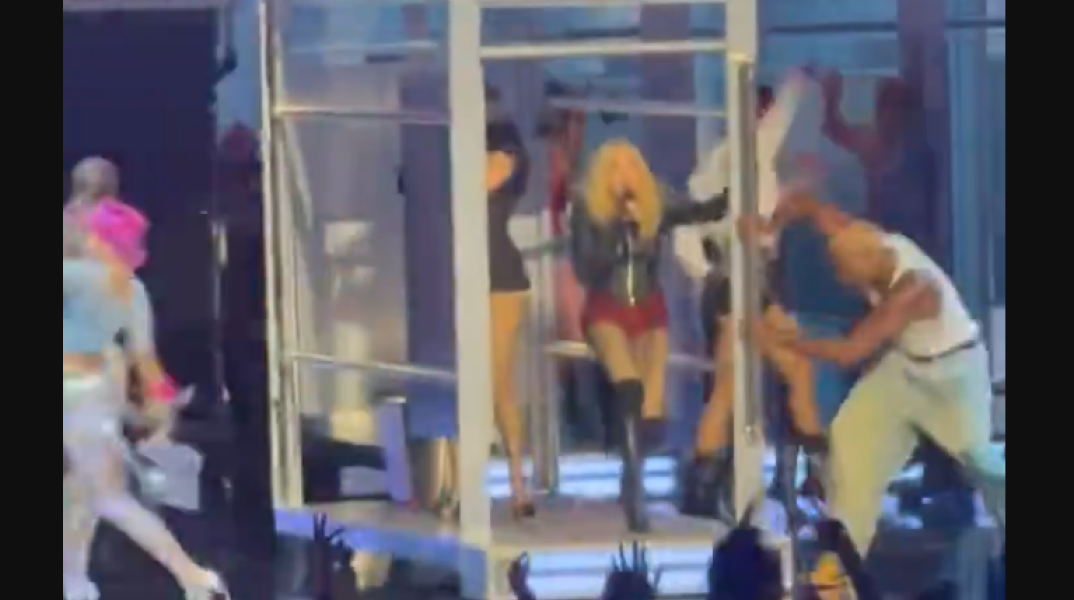 Η Μαντόνα άνοιξε τα MTV VMA 2026 - Δείτε βίντεο από την εμφάνιση που δίχασε το κοινό