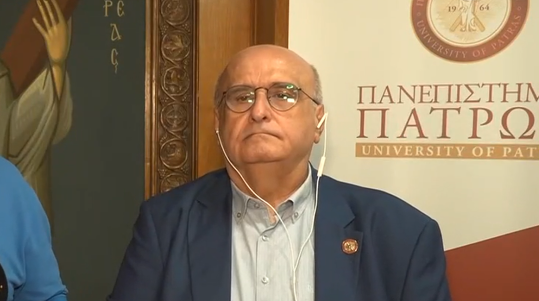 Πρύτανης Πανεπιστημίου Πατρών: Πρόλαβα να κλειδώσω την πόρτα του γραφείου - Ήρθαν 40 άτομα