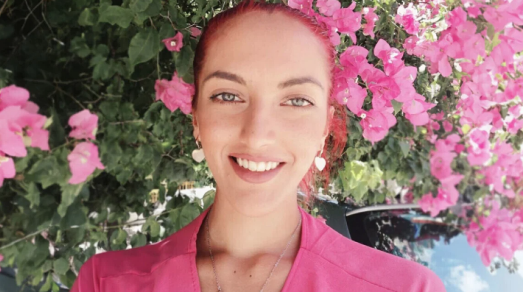 Η Κυριακή Γρίβα δολοφονήθηκε από τον πρώην σύντροφό της έξω από το Αστυνομικό Τμήμα των Αγίων Αναργύρων την 1η Απριλίου