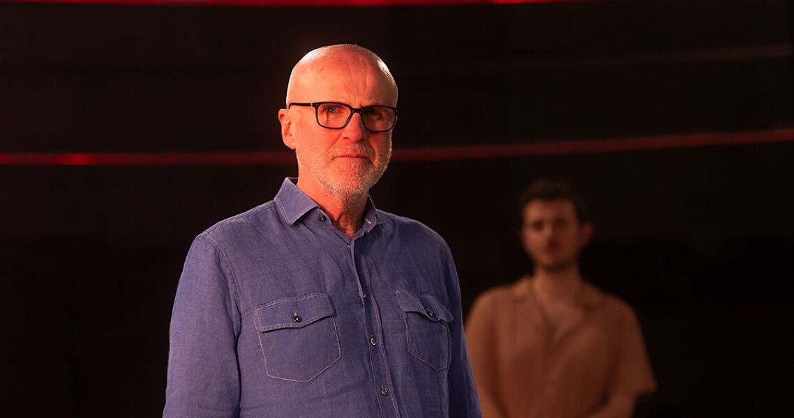 Τιμ Κράουτς: Συνέντευξη με αφορμή την παράσταση «Ολική άμεση συλλογική επικείμενη επίγεια σωτηρία» στο θέατρο Φίατ