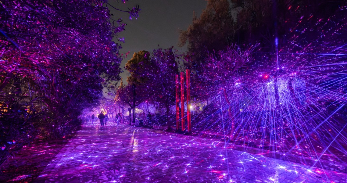 OXI AKOMA-Ποιο είναι το πρόσωπο πίσω από το φωτεινό πάρκο στο Πεδίον του Άρεως; 