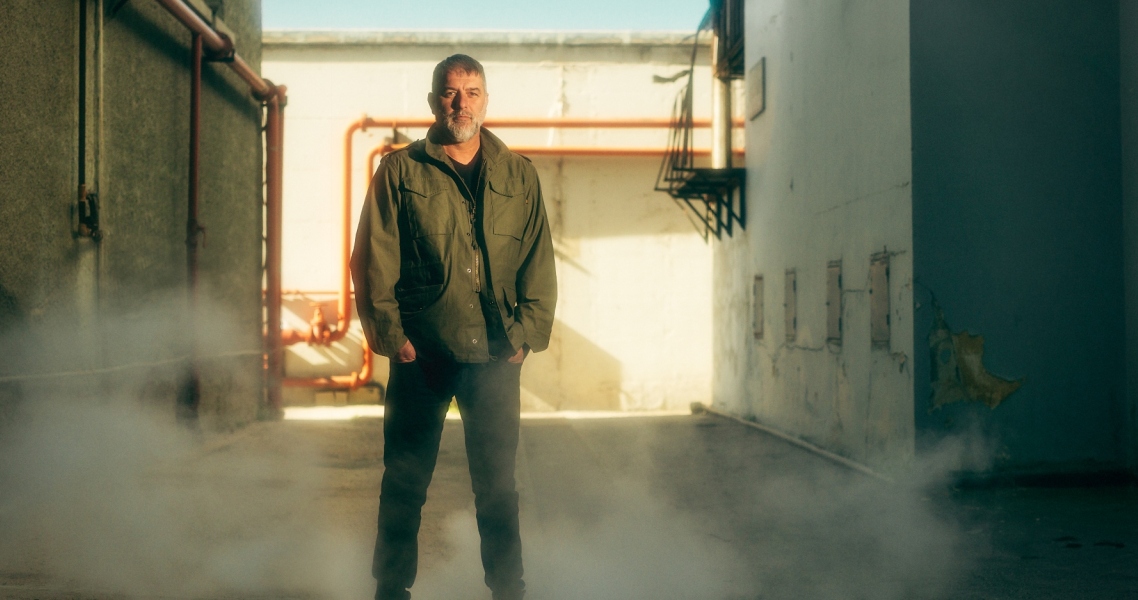 Βασίλης Μπισμπίκης: Η επιβίωση μπορεί να σε κάνει ζώο