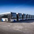 Νέα λεωφορεία παραταγμένα το ένα δίπλα στο άλλο