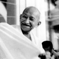 Σαν σήμερα 30 Ιανουαρίου δολοφονείται ο Mahatma Gandhi