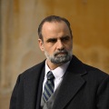 Ο Δημήτρης Παπανικολάου πρωταγωνιστεί στο «Tiny beautiful things» στο Παλλάς