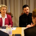 Η Ούρσουλα Φον ντερ Λάιεν με τον Βολοντιμίρ Ζελένσκι 