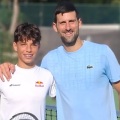 Ο Τζόκοβιτς αποθέωσε τον Ραφαήλ Παγώνη – «Θυμήσου την προπόνηση μας όταν πάρεις το πρώτο σου Grand Slam»