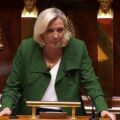 H Μαρίν Λεπέν στο βήμα της γαλλικής Εθνοσυνέλευσης