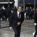 Ο πρωθυπουργός Κυριάκος Μητσοτάκης και η σύζυγός του Μαρέβα Γκραμπόφσκι προσέρχονται στη Μητρόπολη Αθηνών για να παραστούν στην κηδεία της Ακαδημαϊκού Ελένης Γλύκατζη-Αρβελέρ