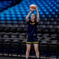 Κέιτλιν Κλαρκ: Η σούπερ σταρ του WNBA εμπνέει τα παιδιά με το πρώτο της βιβλίο	