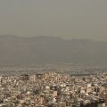 «Πνίγηκε» στην αφρικανική σκόνη η Αττική - Ίσως ξεπεράσει και τους 30°C η θερμοκρασία την Τρίτη στην πρωτεύουσα