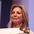 Καρυστιανού για Τσίπρα: «Νομίζει ότι τρώμε κουτόχορτο ή ότι έχουμε μνήμη χρυσόψαρου»