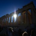 Γιατί Κομισιόν και ΟΟΣΑ δίνουν ψήφο εμπιστοσύνης στην ελληνική οικονομία