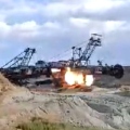 Κοζάνη: Με εκρηκτικά κατάστρεψαν τρείς παλιούς καδοφόρους εσκαφείς της ΔΕΗ - Βίντεο 