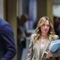 Η Μελόνι με ικέτευε για μια φωτογραφία, την λυπήθηκα, λέει ο Τραμπ