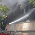Αιγάλεω: «Ήταν 25 άτομα μέσα στο εργοστάσιο όταν ξέσπασε η φωτιά» - Τι λέει ο ιδιοκτήτης