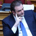 Πιερρακάκης προς Φάμελλο για τα δάνεια του νόμου Κατσέλη: Είστε οφσάιντ κουνάτε και τα γκολπόστ