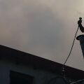 Μεγάλη η φωτιά στο Δερβένι Ωραιοκάστρου: Ένας νεκρός και μια εγκαυματίας στο Ιπποκράτειο