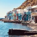Η Μήλος μπροστά από τη Σαντορίνη - Η νέα παγκόσμια ταξιδιωτική κατάταξη 