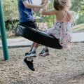 Έκλεισαν δύο παιδικές χαρές στον Άγιο Δημήτριο λόγω επικινδυνότητας του εδάφους