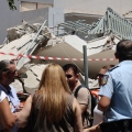 Πετράλωνα: Δέκα ημέρες μετά την κατάρρευση της πολυκατοικίας και ακόμα δεν έχουν απομακρυνθεί τα μπάζα