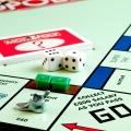 Το Monopoly γίνεται reality στο Netflix – 12 παίχτες θα διεκδικήσουν έπαθλο 2 εκατ. δολαρίων