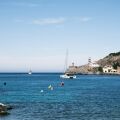 ΕΛΣΤΑΤ: Περισσότερα ταξίδια και υψηλότερες δαπάνες από τους Έλληνες το 2025