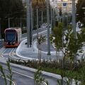 Οδηγός τραμ στη Νέα Σμύρνη κάπνιζε με τα πόδια στην κονσόλα