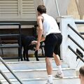 Κάτοικοι στο Πόρτο Γερμενό ταΐζουν και φροντίζουν ζώα σε κλειστά σπίτια