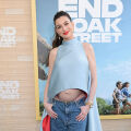 Αν Χάθαγουεϊ: Το maternity look που δίχασε το διαδίκτυο