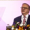 Από την Κάιλι Μινόγκ στα πεπόνια: Νέος σάλος για τον πρωθυπουργό της Αυστραλίας