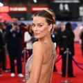 Naked dressing: Μόδα ή υπερβολή; Η νέα τάση που κατακτά τις πασαρέλες και περνά στην καθημερινότητα