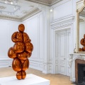 Jeff Koons Balloon Venus Lespugue (Orange), 2013-2019 Ανοξείδωτος ανακλαστικός χάλυβας με διάφανη χρωματική επίστρωση 266,9 x 124,1 x 104,7 εκ. 1/5 μοναδικές εκδόσεις  Συλλογή Homem Sonnabend 