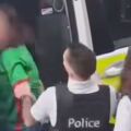 Βέλγιο: Αστυνομικός χαστουκίζει γυναίκα με χειροπέδες