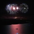Σαντορίνη: Πανέμορφες εικόνες από την αναπαράσταση της έκρηξης του ηφαιστείου