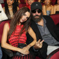 Έμιλι Ραταϊκόφσκι: Η τολμηρή εμφάνιση στα MTV VMAs και η αφιέρωση στον Ρομέν Γαβρά