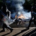 Xάος στη Γαλλία: Περιέλουσαν διευθυντή σχολείου με βενζίνη 
