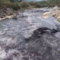 Ισπανία: Ποτάμι έγινε μαύρο από τις στάχτες των πυρκαγιών
