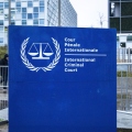 Η Διεθνής Αμνηστία καλεί τη διεθνή κοινότητα να αντισταθεί στην υπαρξιακή επίθεση του Τραμπ κατά του ΔΠΔ 