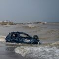 Κακοκαιρία στη Ρόδο: Πώς έχασε τη ζωή του ο 62χρονος – Πήγε να βγει από το αυτοκίνητο, τον χτύπησαν τα τεράστια κύματα